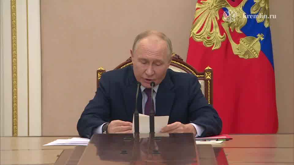 Putin, al Consiglio per la sicurezza nazionale sulla deterrenza nucleare, ha proposto di considerare l'attacco da parte di uno stato non nucleare, con l'aiuto di uno stato nucleare, come l'attacco di entrambi, quindi rispondere all'attacco da parte di uno stato nucleare con misure di deterrenza nucleare.