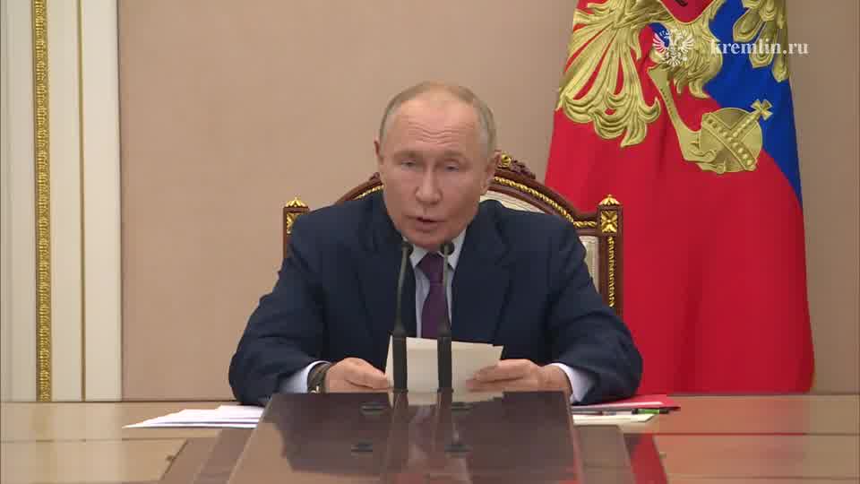 Putin, al Consiglio per la sicurezza nazionale sulla deterrenza nucleare, ha proposto di considerare l'attacco da parte di uno stato non nucleare, con l'aiuto di uno stato nucleare, come l'attacco di entrambi, quindi rispondere all'attacco da parte di uno stato nucleare con misure di deterrenza nucleare.