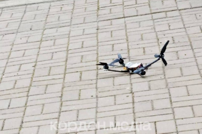 Železničná stanica v meste Khutir-Mykhailivskyi (Družba) bola napadnutá dronmi FPV