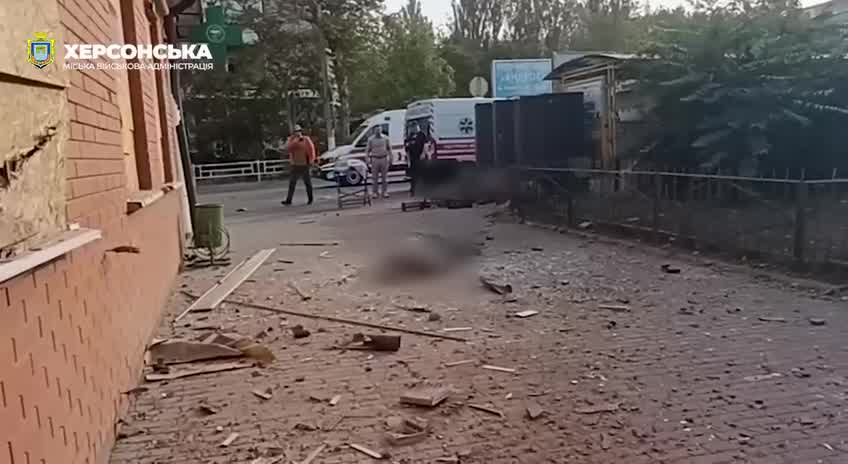 At least 7 killed, 4 wounded as result of Russian army shelling at the popular market in Kherson city