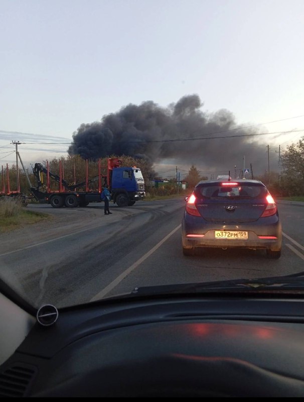 В Пермском крае загорелась нефтебаза