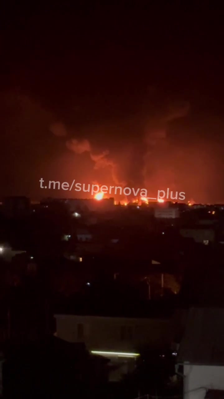 Brand in oliedepot in Feodosiya na vermoedelijke drone-aanval