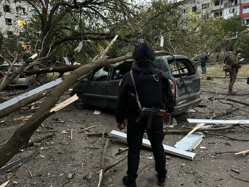 1 žmogus žuvo, 6 buvo sužeisti per Rusijos ataką su 3 sklandančiomis bombomis Donecko srities Kostiantynivkoje