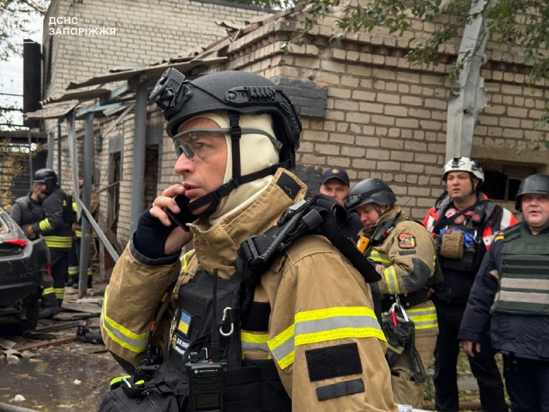 Четыре человека получили ранения сегодня утром в результате ракетного удара России по детскому саду в Запорожье