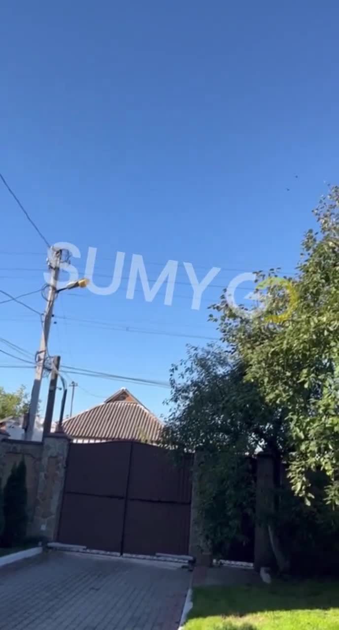 Видео на удар с безпилотен самолет от типа Шахед в Суми