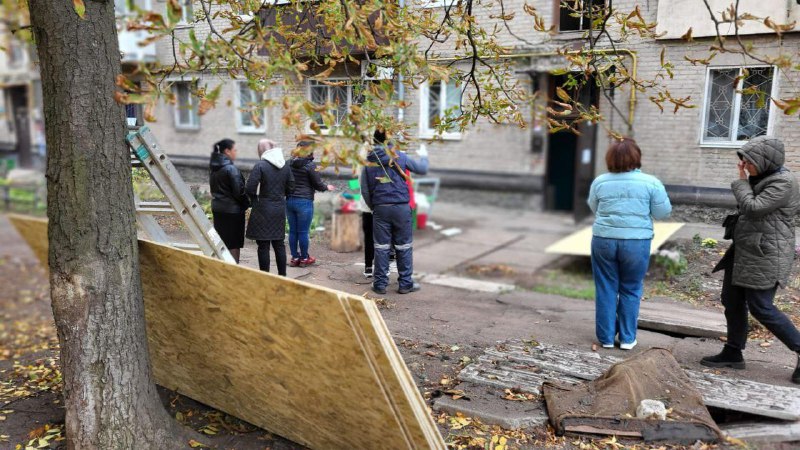 Cinco personas resultaron heridas esta mañana en un ataque con misiles rusos en Krivói Rog