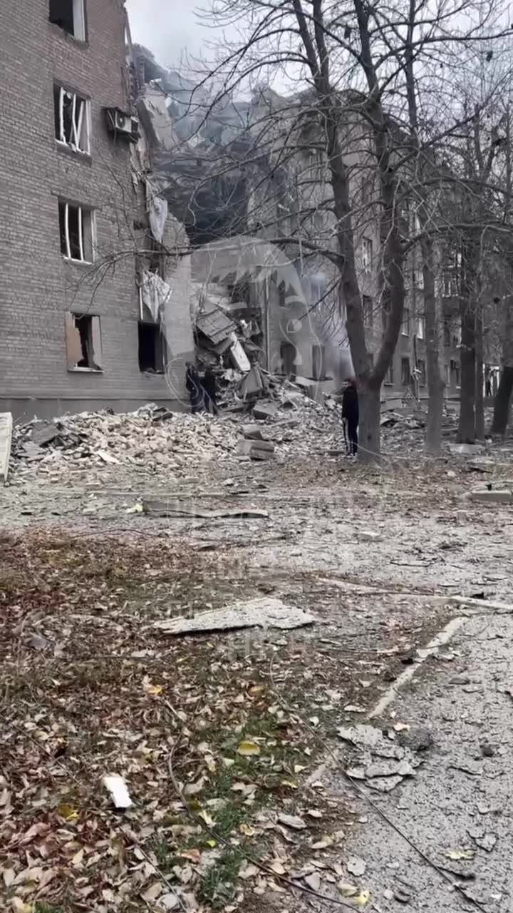 At least 4 person wounded as result of Russian ballistic missile strike against residential house in Kryvyi Rih