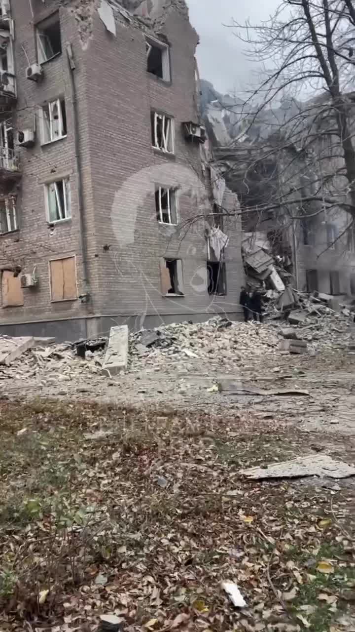 At least 4 person wounded as result of Russian ballistic missile strike against residential house in Kryvyi Rih