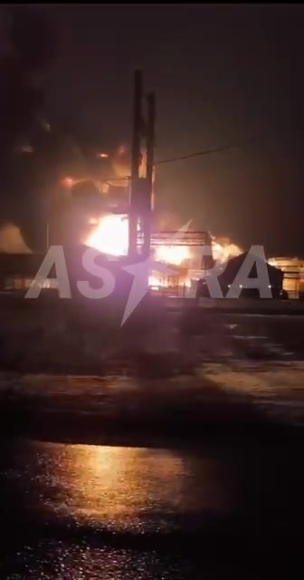 Fire in Engels, Saratov Region, continues after UAV attack. Governor said earlier that debris from downed UAVs landed at industrial facility. Locals report fire at oil depot