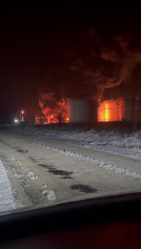 Fire at the Albashneft oil depot in Krasnodar Krai