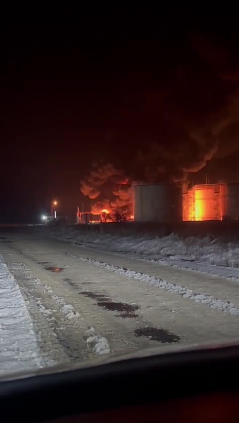 Fire at the Albashneft oil depot in Krasnodar Krai