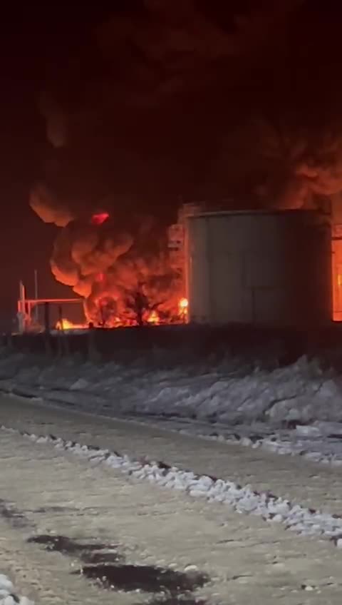 Fire at the Albashneft oil depot in Krasnodar Krai