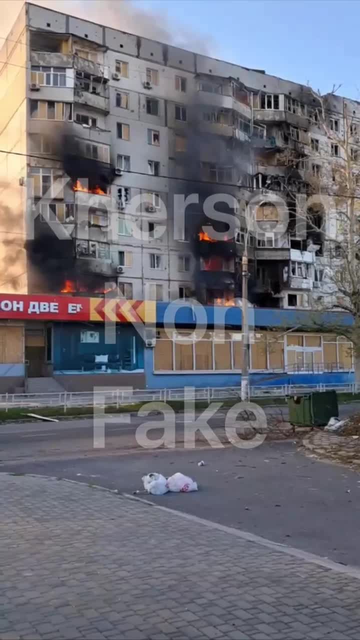 Drones have targeted residential house in Dniprovsky district of Kherson at 17:55 causing fire. Several drones are still flying in the area 