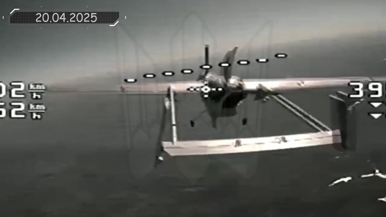 Today, for the first time, at the altitude of 4km, Russian Forpost strike and reconnaissance drone was targeted by drone interceptor. The work of the Birds of Magyar unit