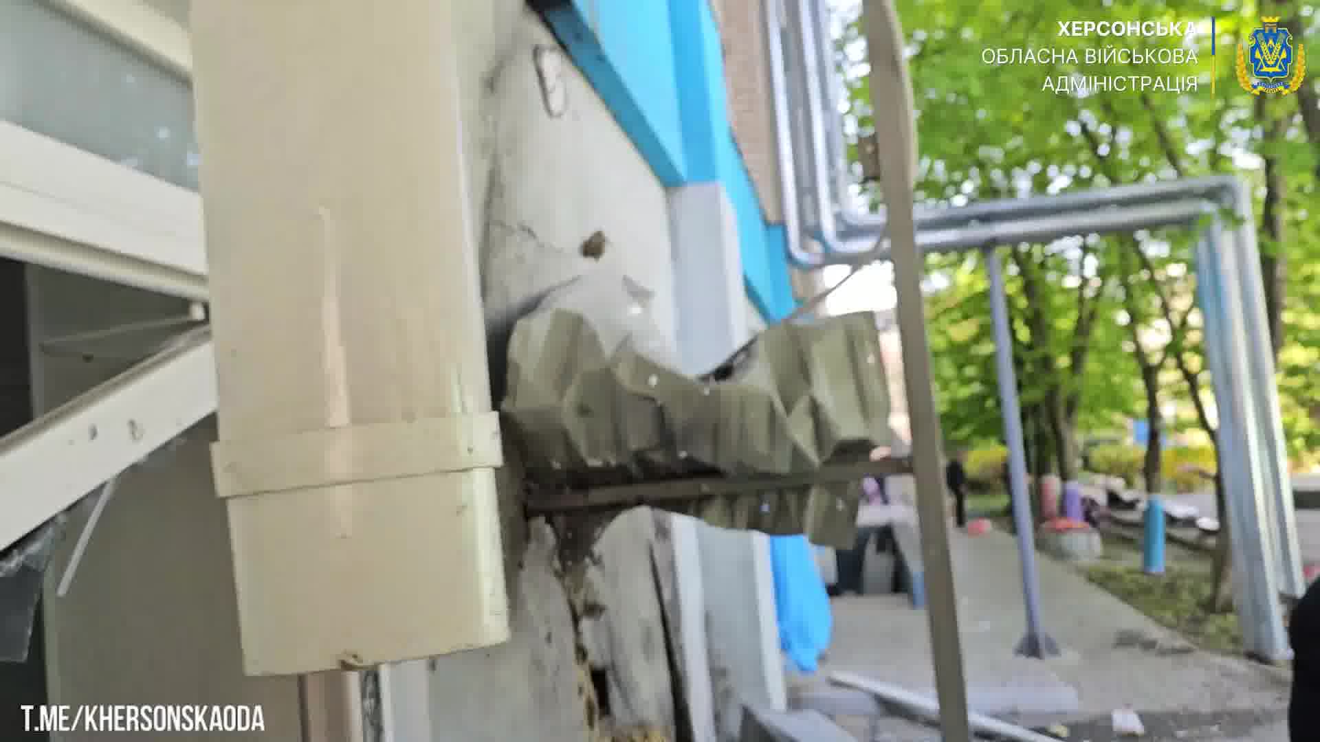 4 people wounded as result of drone strikes at the hospital in Kherson 