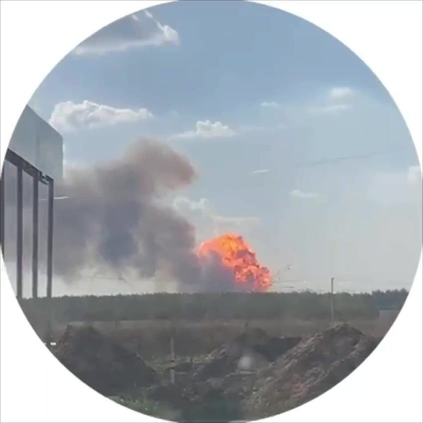 Evacuation announced in some districts of Vladimir region amid explosions at the military arsenal near Barsovo village 