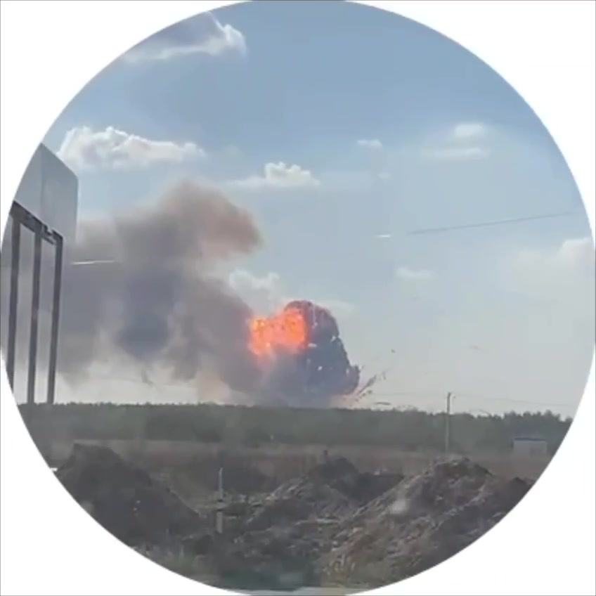 Evacuation announced in some districts of Vladimir region amid explosions at the military arsenal near Barsovo village 