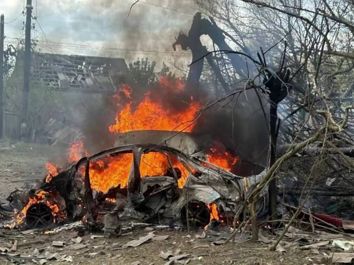 3 people killed, 4 wounded as result of airstrikes in Kostiantynivka this morning