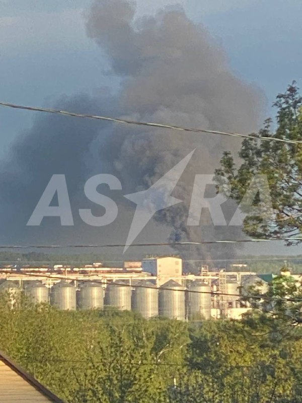 2 enterprises producing wires and cables including optical-fiber wires were attacked by strike drones in Saransk. Big fires at SaranskKabel and Optovolokonnye Systemy