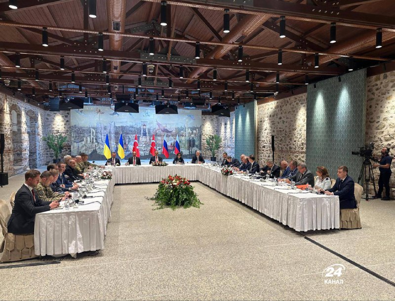 Negotiations between Russian and Ukrainian delegations have begun in Istanbul