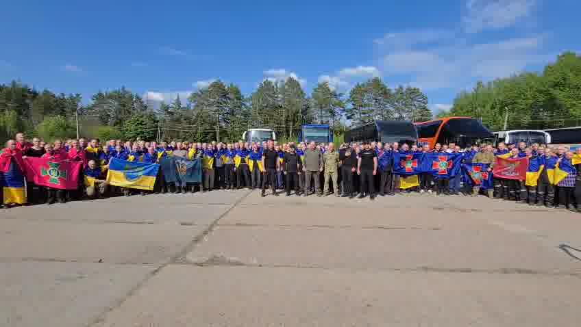 270 Ukrainian servicemen and 120 civilians were released from Russian captivity at the first day of “1000 on 1000” prisoners swap between Ukraine and Russia