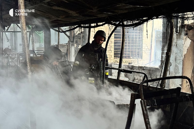 Charkivo Slobidsko rajone per dronų atakas sužeisti 2 žmonės, apgadinta troleibusų stotis