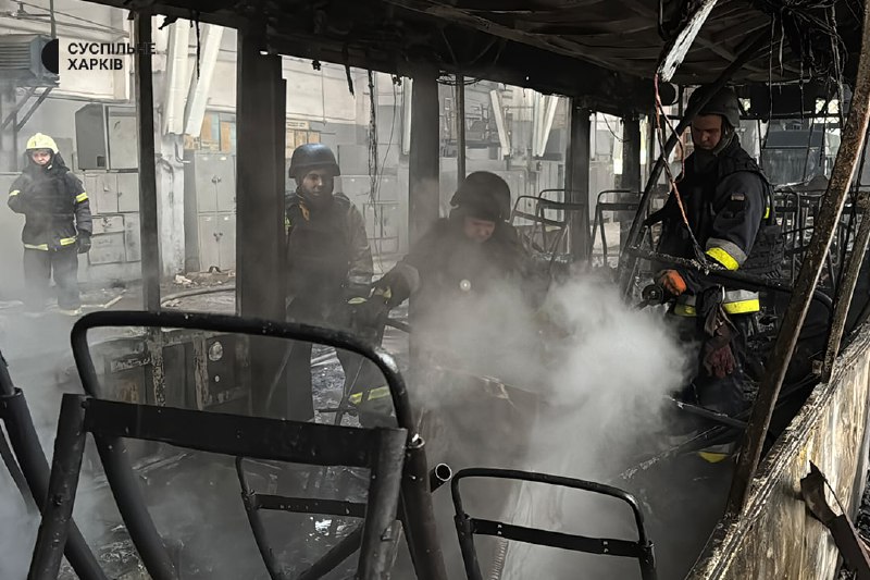 Charkivo Slobidsko rajone per dronų atakas sužeisti 2 žmonės, apgadinta troleibusų stotis