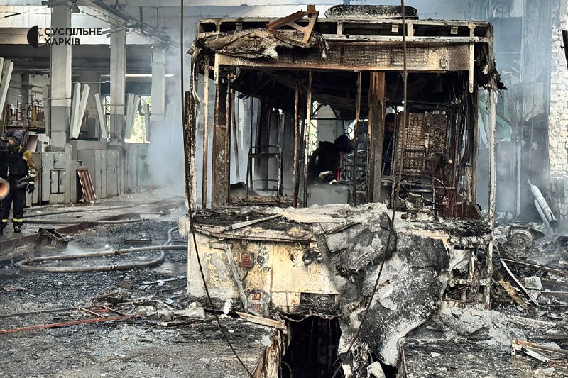 Charkivo Slobidsko rajone per dronų atakas sužeisti 2 žmonės, apgadinta troleibusų stotis