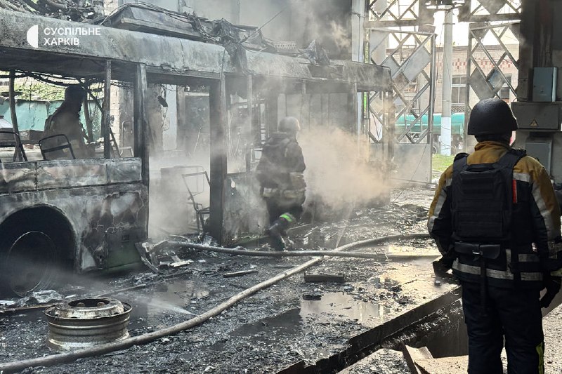 Charkivo Slobidsko rajone per dronų atakas sužeisti 2 žmonės, apgadinta troleibusų stotis