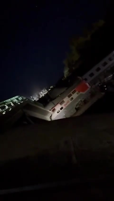 7 people killed, 69 wounded as result of bridge collapse on the train in Bryansk region of Russia