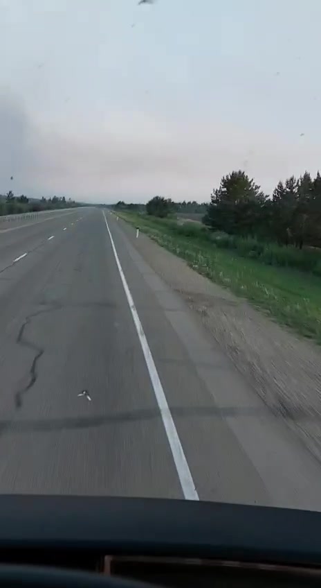 Nákladní auto s drony, které mělo zaútočit na leteckou základnu Ukrainka v Amurské oblasti, vzplálo.