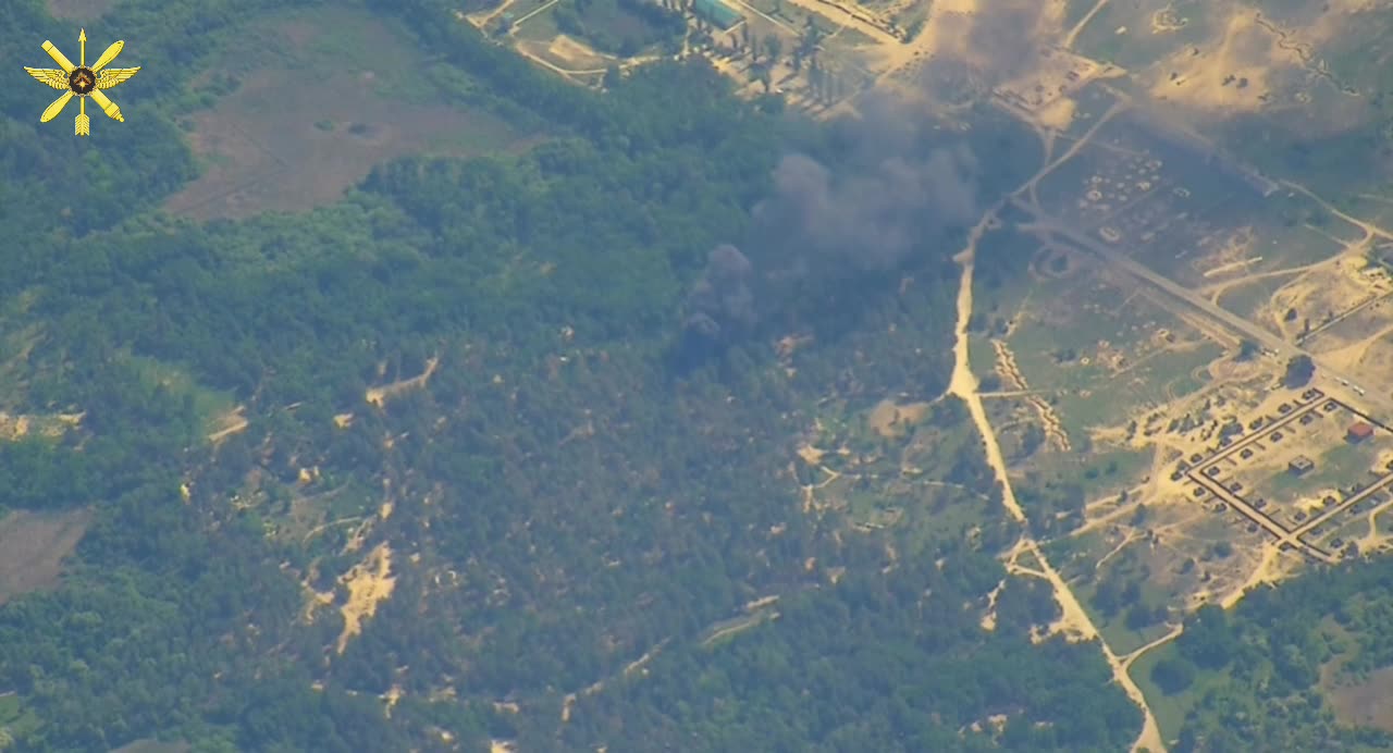 Video of Russian Iskander ballistic missile strike at the Ukrainian land forces training center earlier today