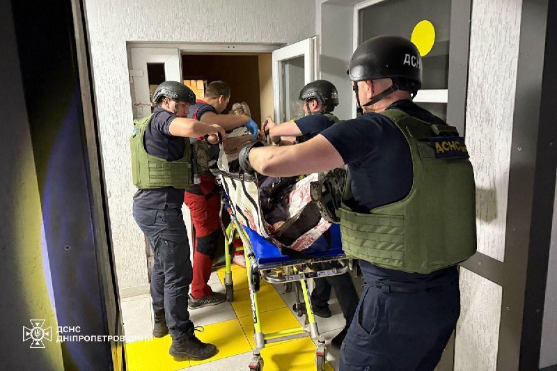 3 people wounded as result of shelling at rescuers station in Nikopol