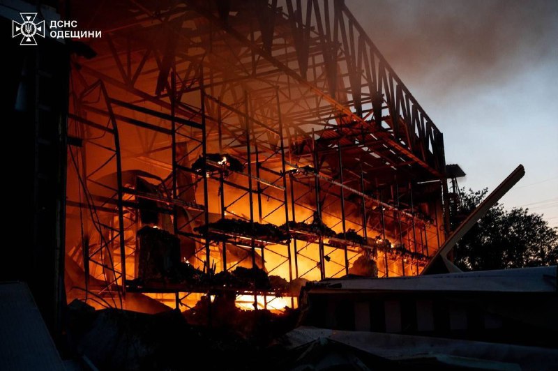 4 people wounded as result of Russian drones strikes in Odesa. Warehouse with food destroyed