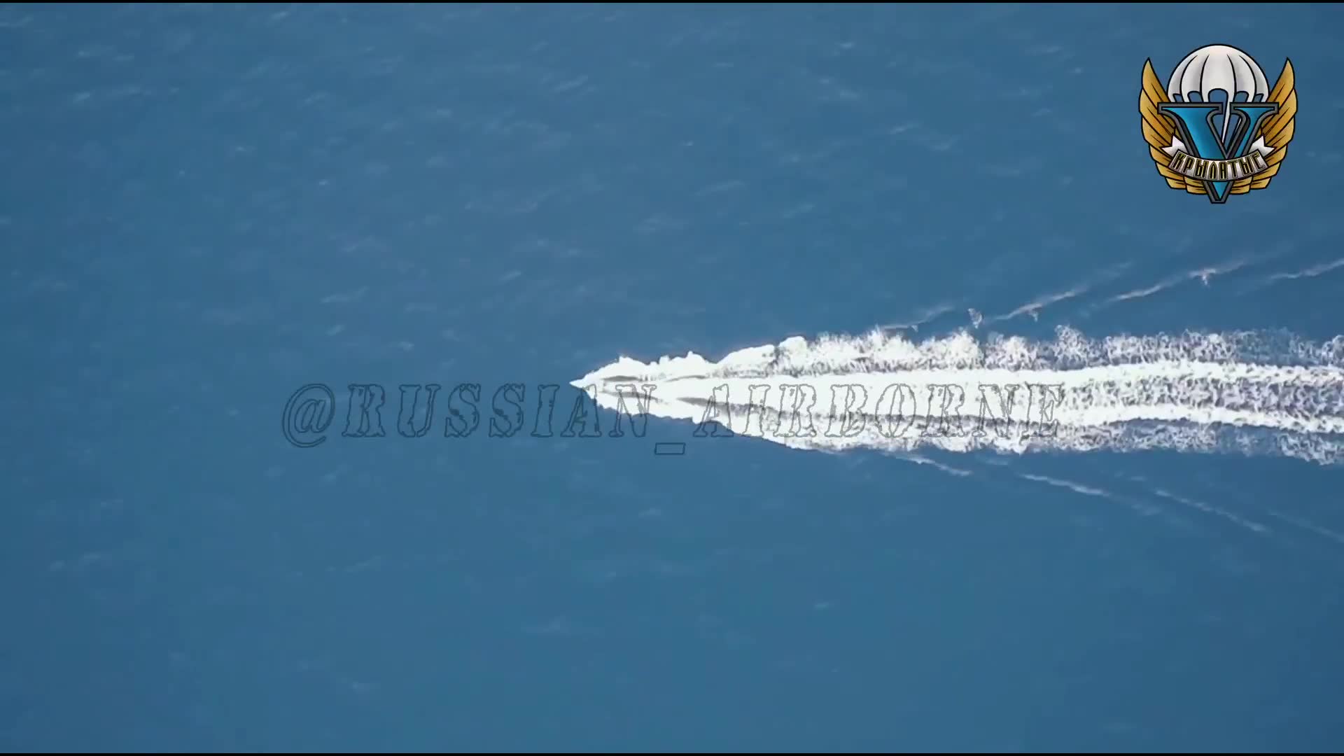 Potrivit presei ruse, unul dintre avioanele de curse americane ucrainene a fost lovit de o dronă Lancet în timpul tentativei de încălcare a teritoriului de lângă Podul Crimeea.