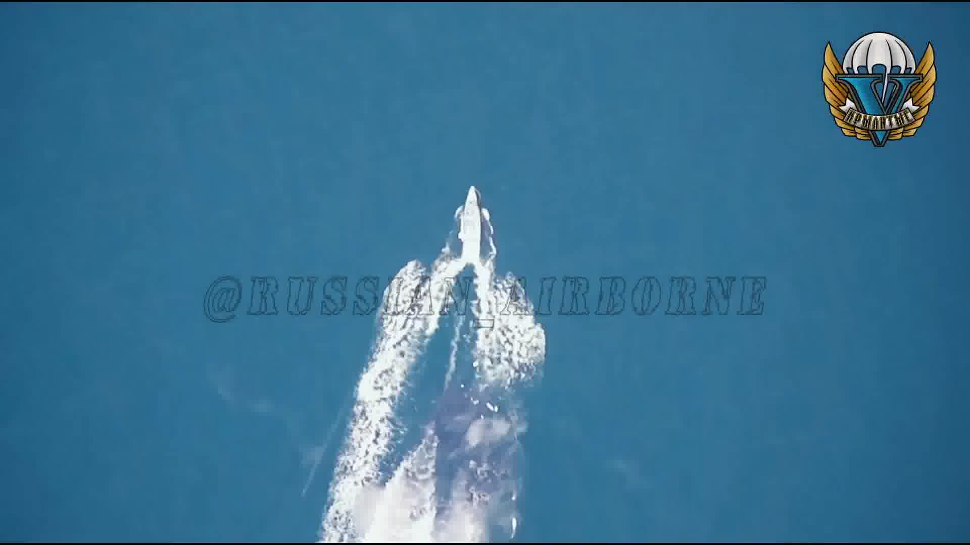 Potrivit presei ruse, unul dintre avioanele de curse americane ucrainene a fost lovit de o dronă Lancet în timpul tentativei de încălcare a teritoriului de lângă Podul Crimeea.