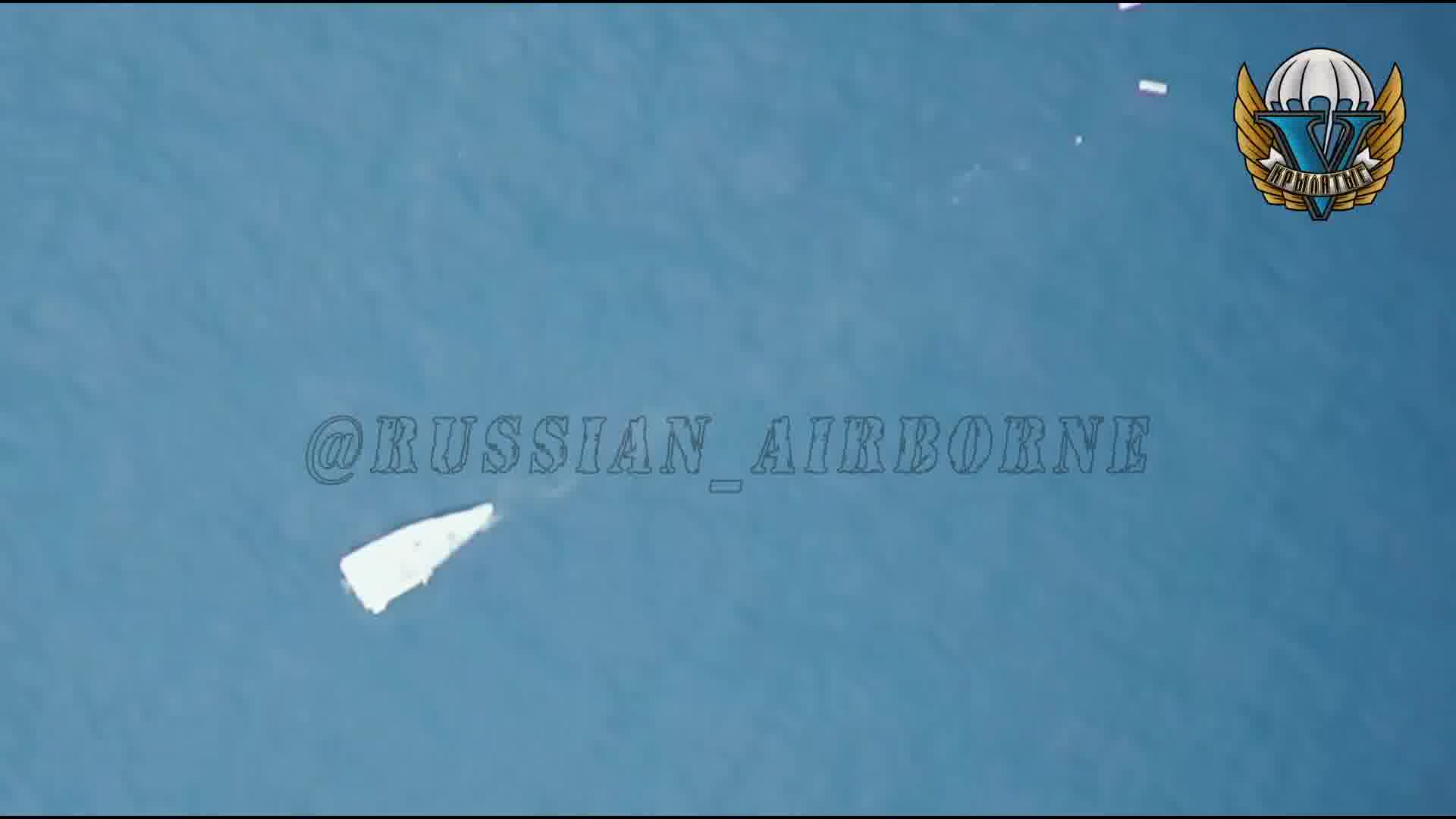 Potrivit presei ruse, unul dintre avioanele de curse americane ucrainene a fost lovit de o dronă Lancet în timpul tentativei de încălcare a teritoriului de lângă Podul Crimeea.