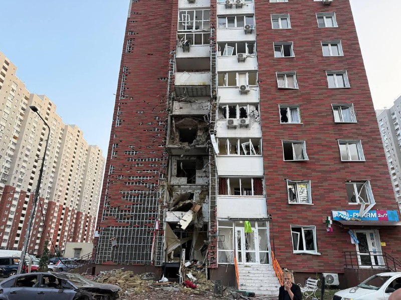 4 people wounded, destruction and damage in 7 districts of Kyiv as result of massive attack with drones overnight 