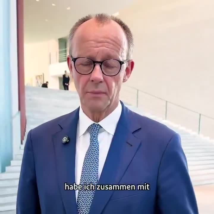 Statement by Chancellor Friedrich Merz: „You remember, 5 weeks ago I launched the initiative in Kyiv together with other European leaders, aiming to achieve a diplomatic success in reference to opening up peace talks with Russia. This has not been achieved. Russia is not willing to discuss the end of the war in Ukraine.“ „Therefore, we are doing now what have previously announced. There will be more sanctions. The (EU) Commission made yesterday proposals. Next week these might be already issued in Brussels, targeting Russian banks and the Russian energy sector.“ „The answer is clear: we support Ukraine militarily and we will take more measures against Russia.“