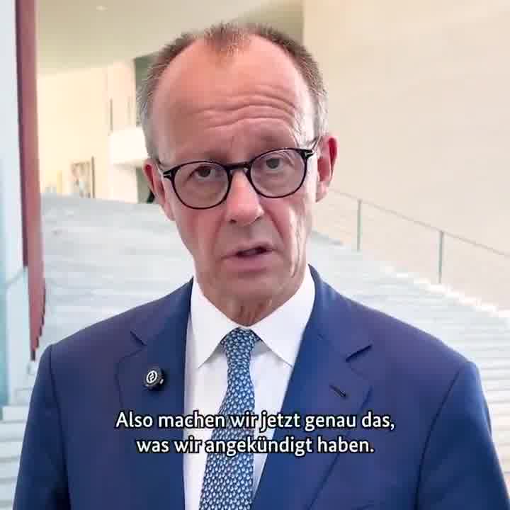 Statement by Chancellor Friedrich Merz: „You remember, 5 weeks ago I launched the initiative in Kyiv together with other European leaders, aiming to achieve a diplomatic success in reference to opening up peace talks with Russia. This has not been achieved. Russia is not willing to discuss the end of the war in Ukraine.“ „Therefore, we are doing now what have previously announced. There will be more sanctions. The (EU) Commission made yesterday proposals. Next week these might be already issued in Brussels, targeting Russian banks and the Russian energy sector.“ „The answer is clear: we support Ukraine militarily and we will take more measures against Russia.“