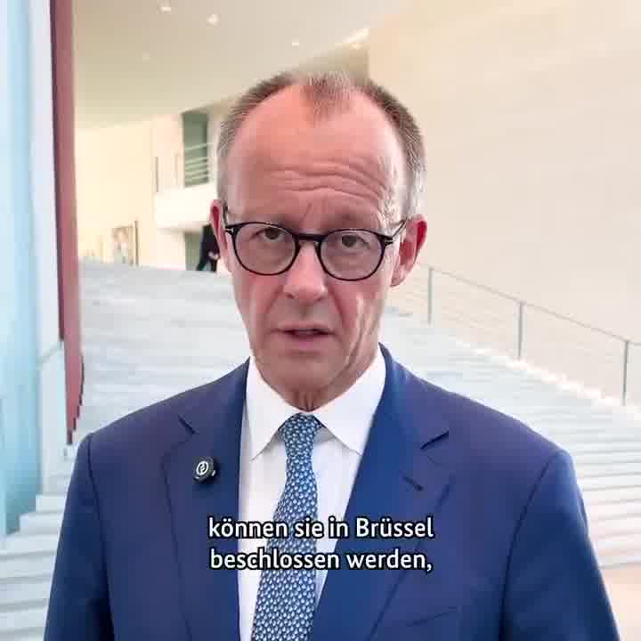 Statement by Chancellor Friedrich Merz: „You remember, 5 weeks ago I launched the initiative in Kyiv together with other European leaders, aiming to achieve a diplomatic success in reference to opening up peace talks with Russia. This has not been achieved. Russia is not willing to discuss the end of the war in Ukraine.“ „Therefore, we are doing now what have previously announced. There will be more sanctions. The (EU) Commission made yesterday proposals. Next week these might be already issued in Brussels, targeting Russian banks and the Russian energy sector.“ „The answer is clear: we support Ukraine militarily and we will take more measures against Russia.“