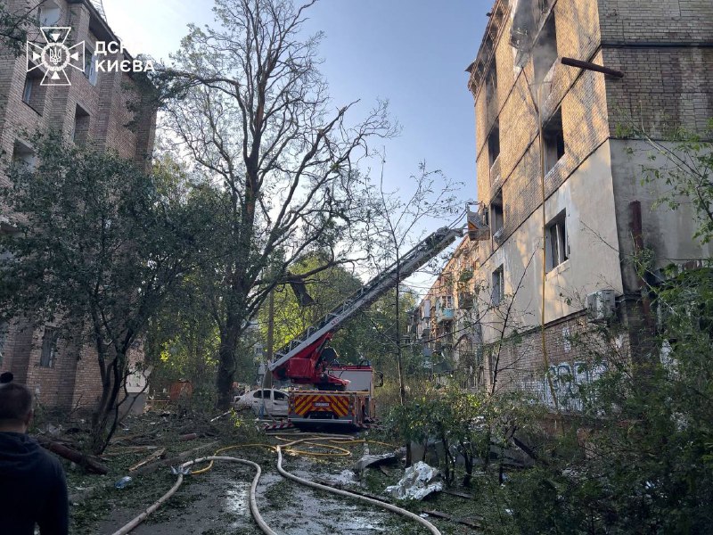 President Zelensky: More than 440 drones and 32 missiles. One of the most terrible strikes on Kyiv. Odesa, Zaporizhia, Chernihiv, Zhytomyr, Kirovohrad, Mykolaiv and Kyiv regions were also attacked during the night. in Kyiv 75 people are known to have been injured and 15 people killed