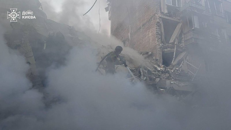 President Zelensky: More than 440 drones and 32 missiles. One of the most terrible strikes on Kyiv. Odesa, Zaporizhia, Chernihiv, Zhytomyr, Kirovohrad, Mykolaiv and Kyiv regions were also attacked during the night. in Kyiv 75 people are known to have been injured and 15 people killed