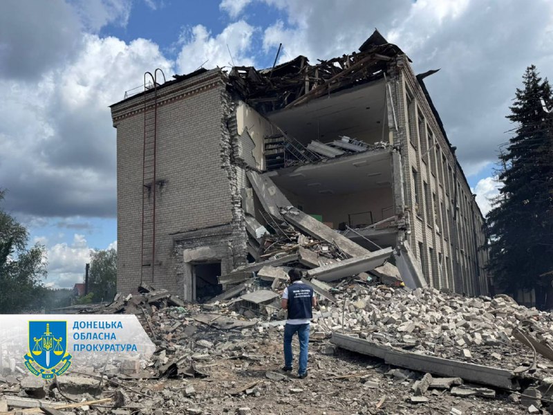 5 people wounded as result of missile strike with S-300 missiles in Sviatohirsk of Donetsk region