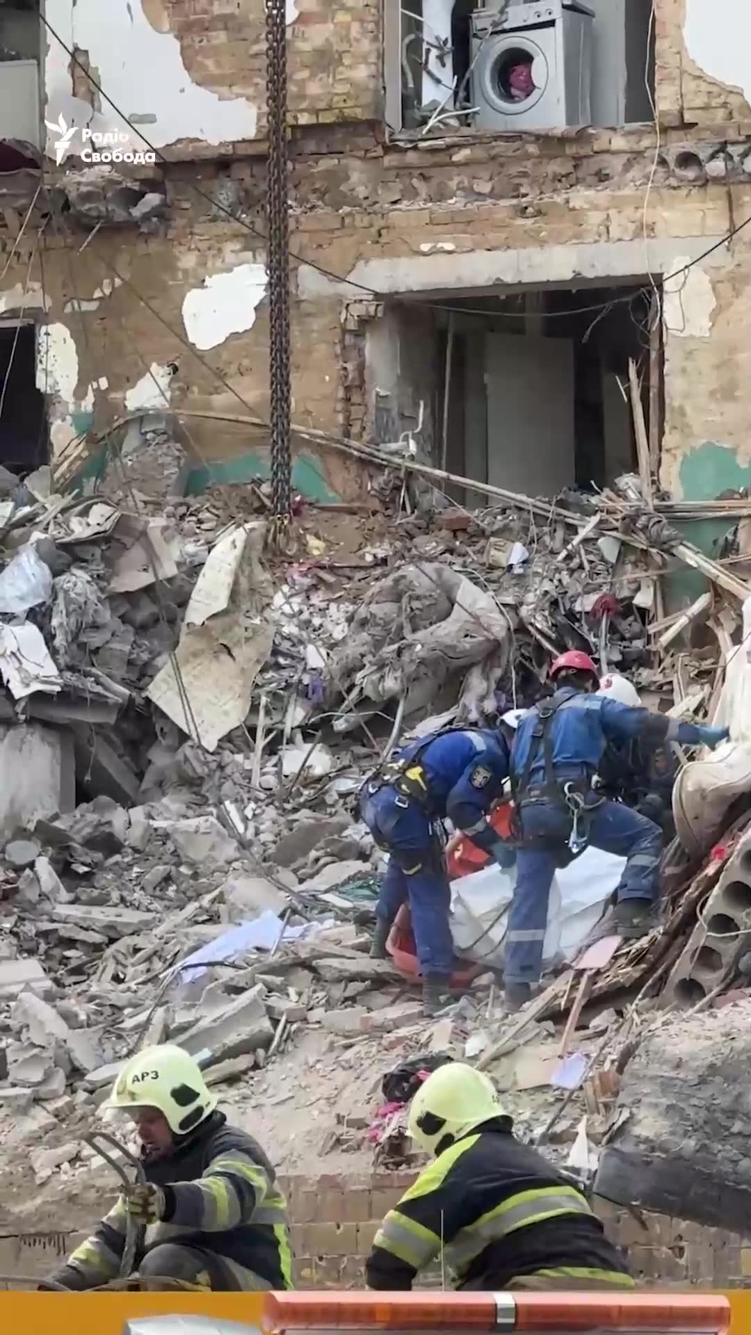 Počet obětí ruského útoku v Kyjevě se zvýšil na 9 mrtvých a 33 zraněných.