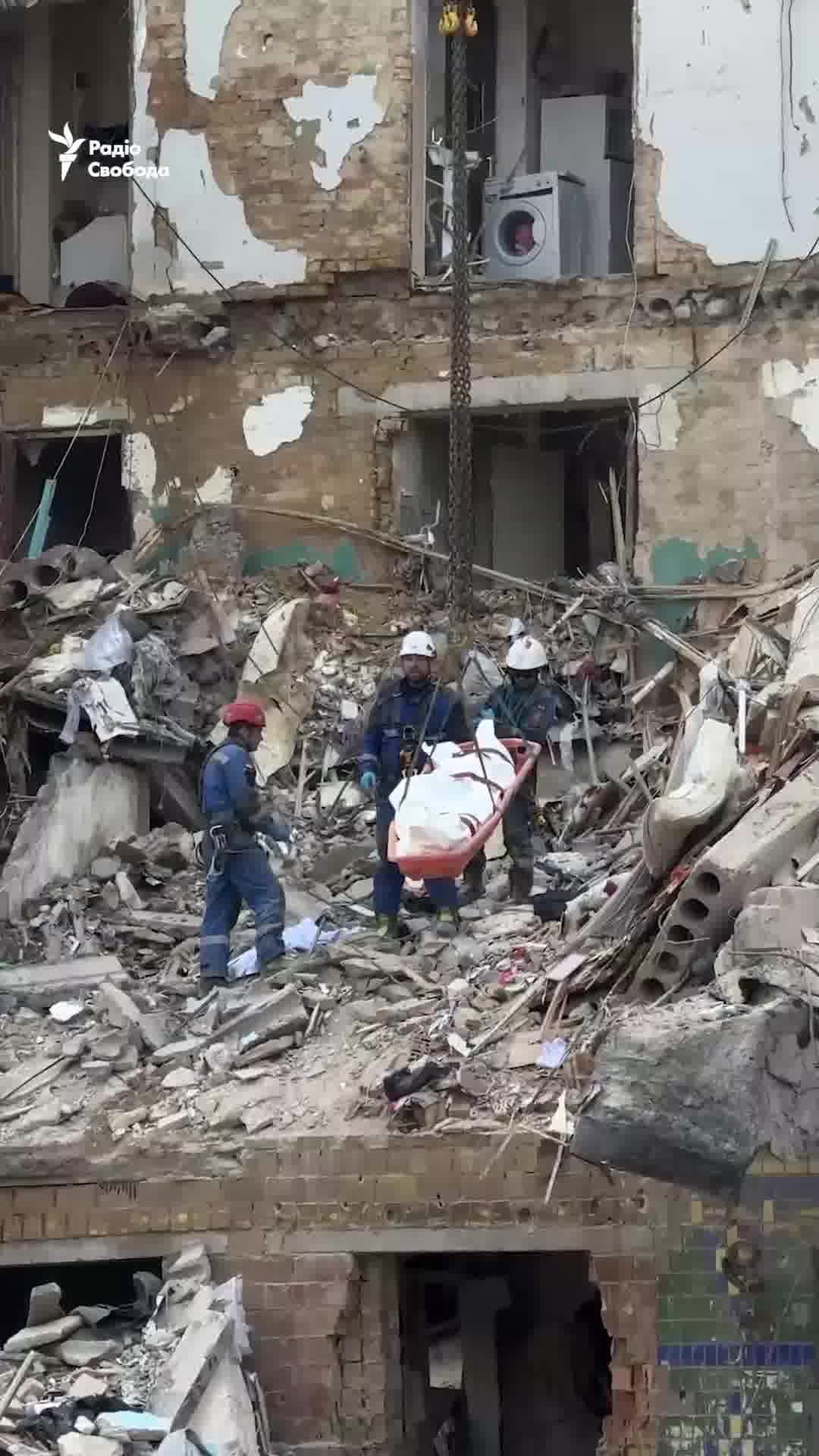 Počet obětí ruského útoku v Kyjevě se zvýšil na 9 mrtvých a 33 zraněných.