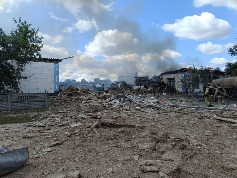 Destruction as result of missile strike in Huliaipole in Dnipropetrovsk region, there are casualties