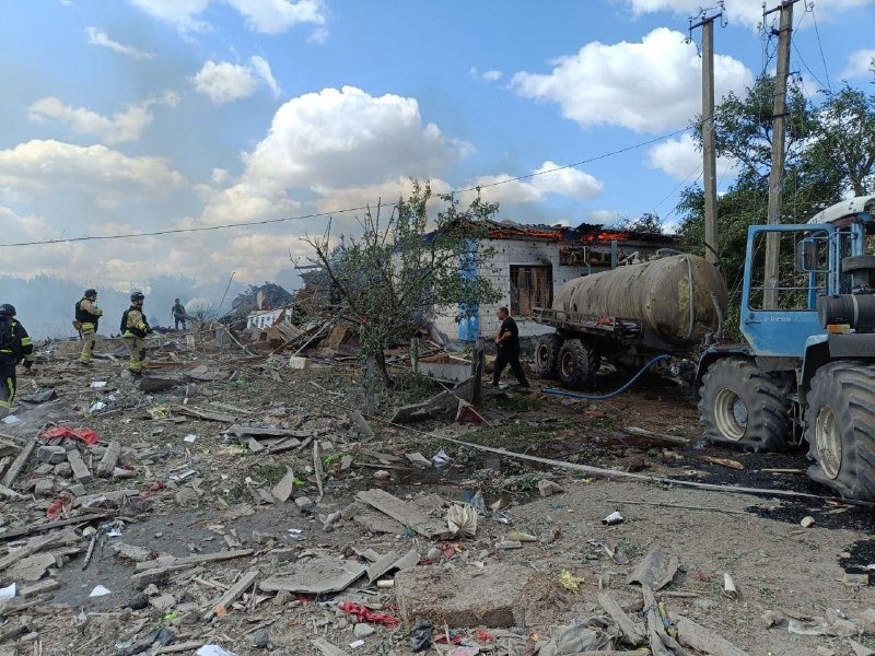 Destruction as result of missile strike in Huliaipole in Dnipropetrovsk region, there are casualties