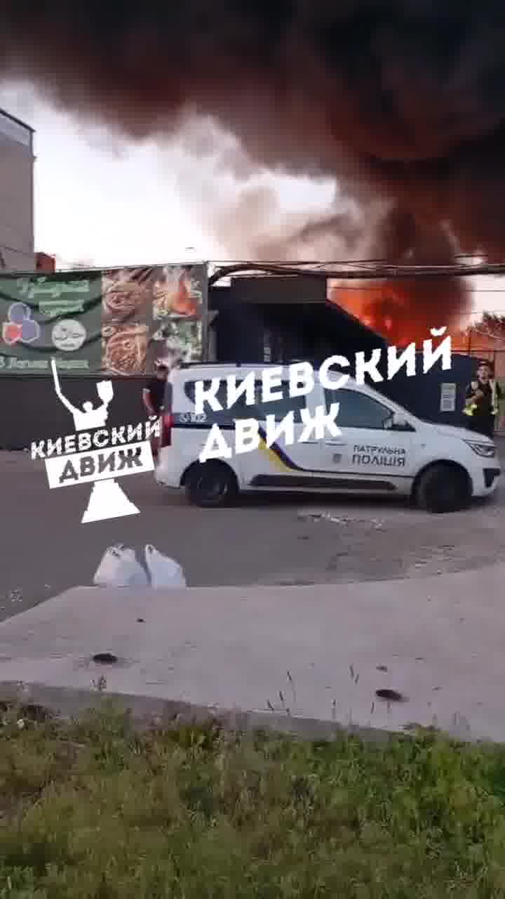 Car service stations in Svyatoshyn are on fire after attack