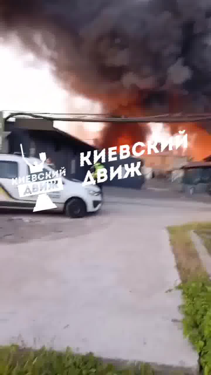Car service stations in Svyatoshyn are on fire after attack